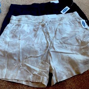 2 pairs women’s paper bag shorts!
